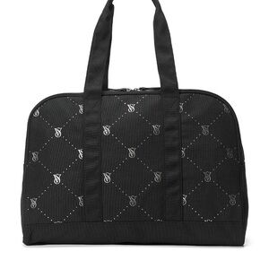 NWT VS Black Bag Still in original plastic. 19”13”
Shoulder Bag Never opened 😍😍